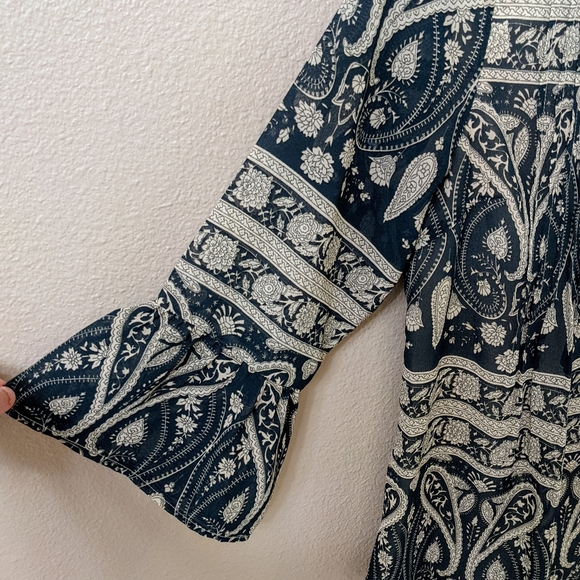 Stitch Fix- Skies Are Blue Boho Bell Sleev… - Picture 3 of 6